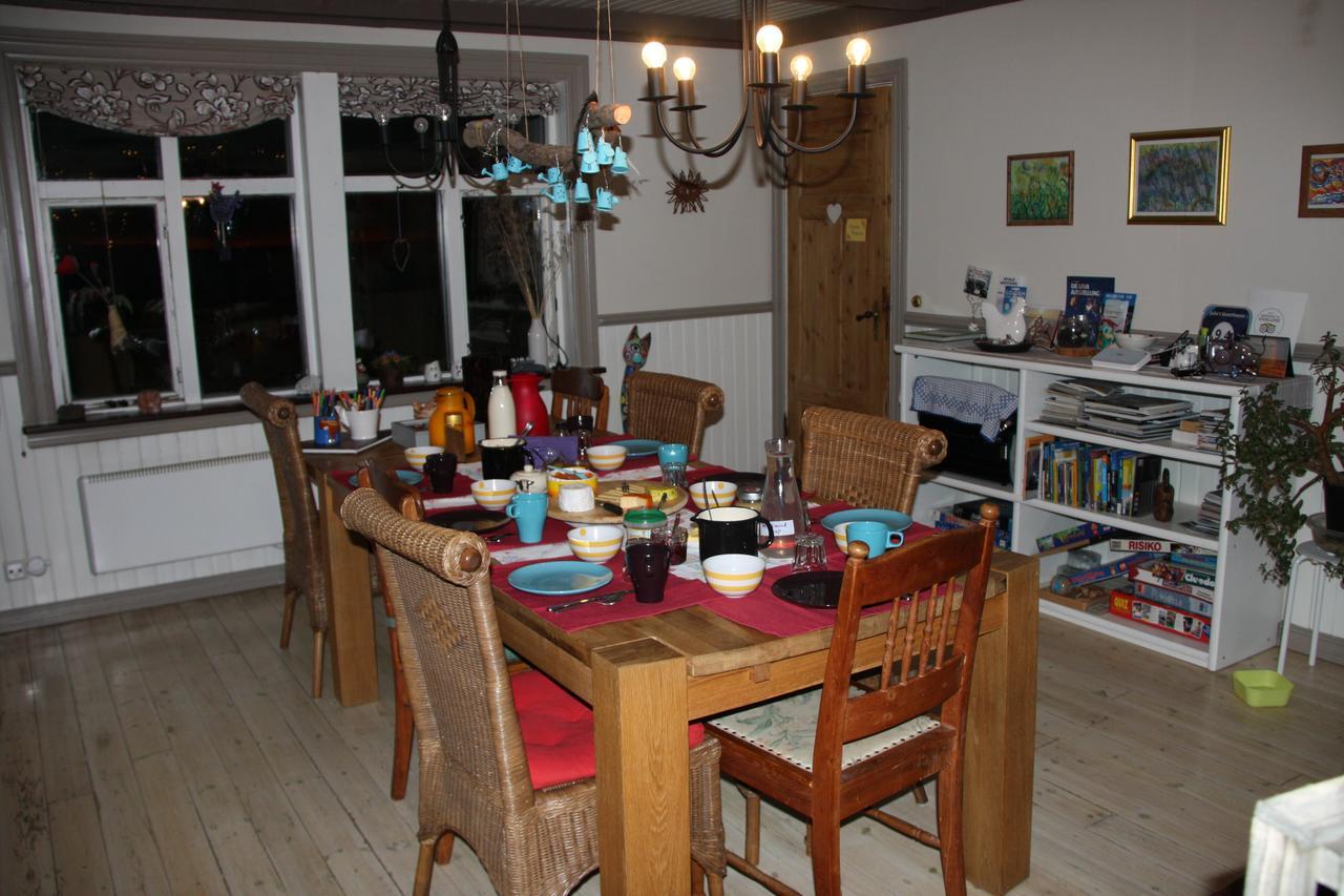 Julia'S Guesthouse B&B Hnaus Dış mekan fotoğraf